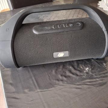 Te koop boombox, en vr bril van het merk caliber. En oculus  beschikbaar voor biedingen