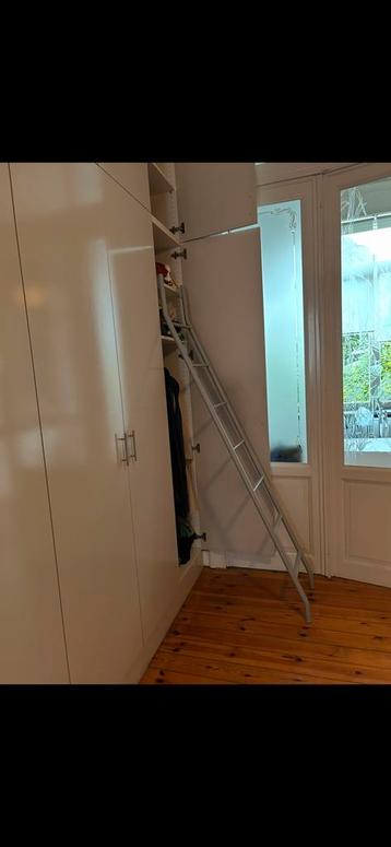 Échelle bibliothèque placard armoire beschikbaar voor biedingen