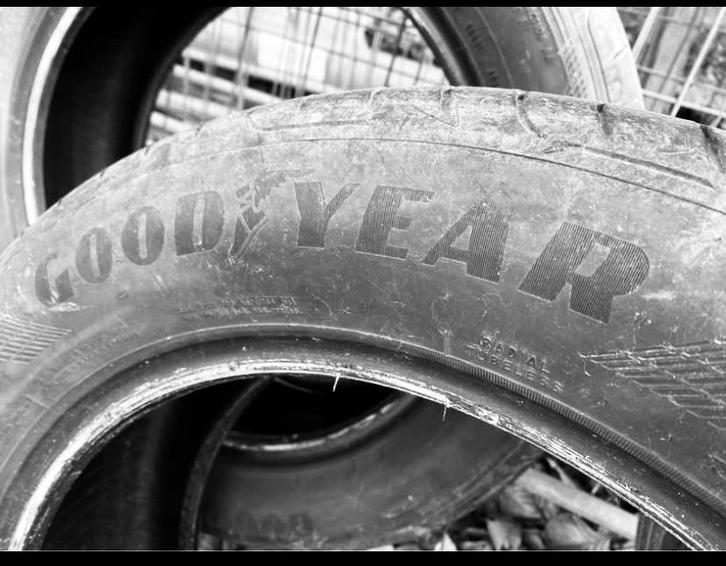 PNEUS 235 / 55 R 18 GOODYEAR, Auto-onderdelen, Banden en Velgen, Band(en), Ophalen