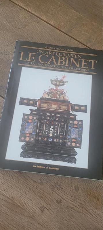 Le Cabinet, un art européen de la Renaissance à l’époque.... beschikbaar voor biedingen