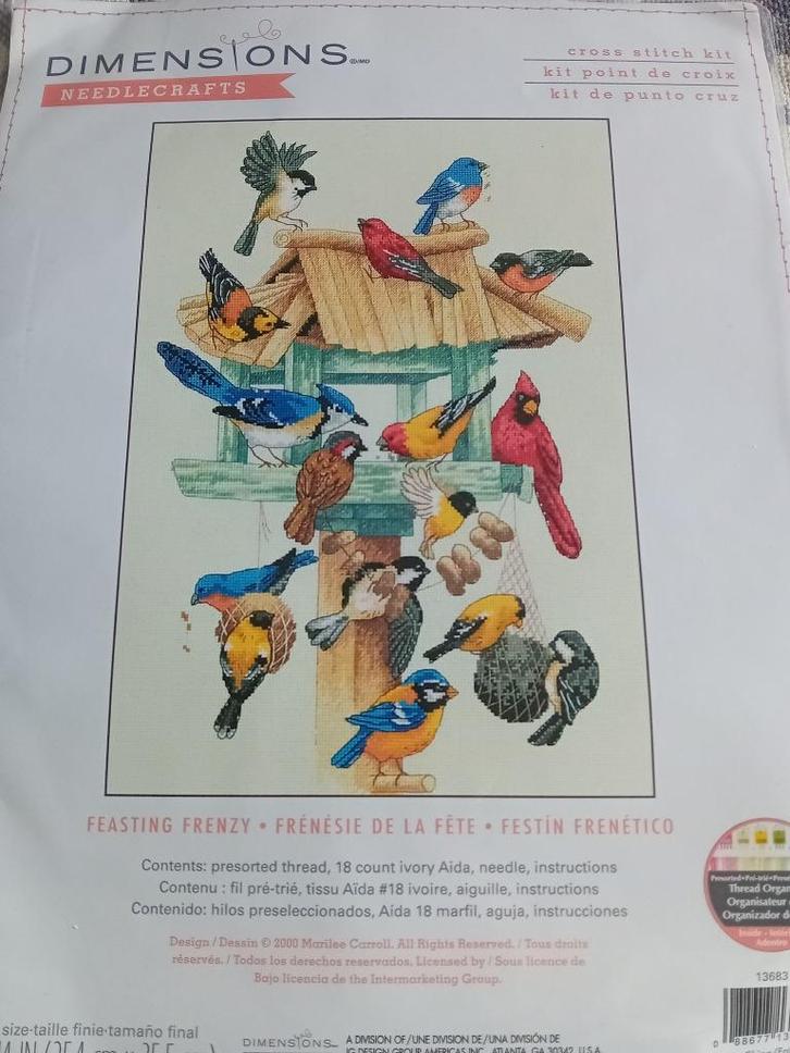 Borduurpakket Feasting Frenzy van Dimensions, Hobby en Vrije tijd, Borduren en Borduurmachines, Nieuw, Borduurpakket, Verzenden