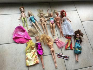 9 POPPEN „BARBIES-OVERIGE"KLEDING/ACCESSOIRES beschikbaar voor biedingen