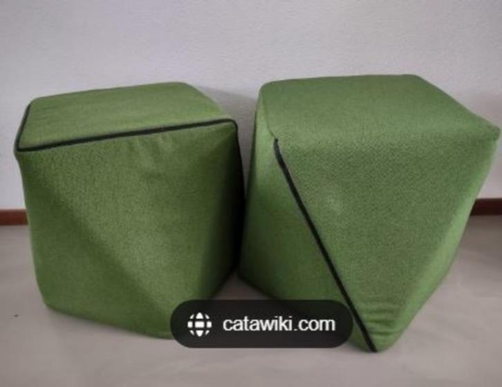 1 poef design Montis - Gerard van den bergh - 'puk'  vintage, Huis en Inrichting, Woonaccessoires | Overige, Zo goed als nieuw