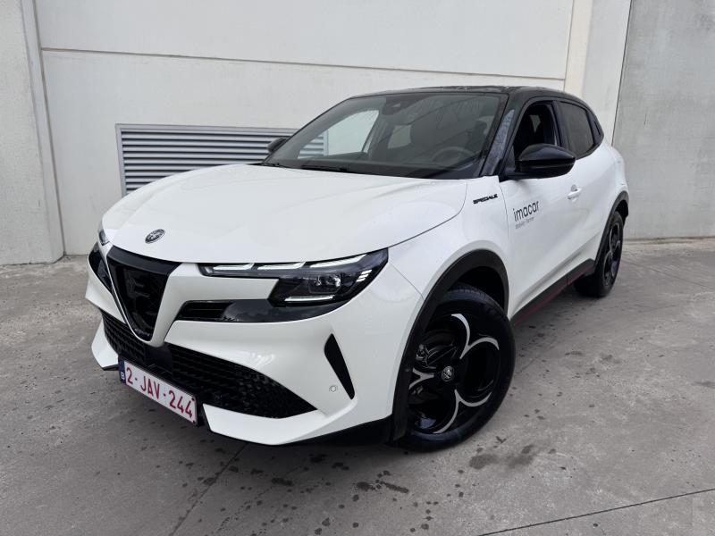 Alfa Romeo Junior Ibrida speciale 136PK, Autos, Alfa Romeo, Entreprise, Junior, Airbags, Bluetooth, Verrouillage central, Air conditionné automatique
