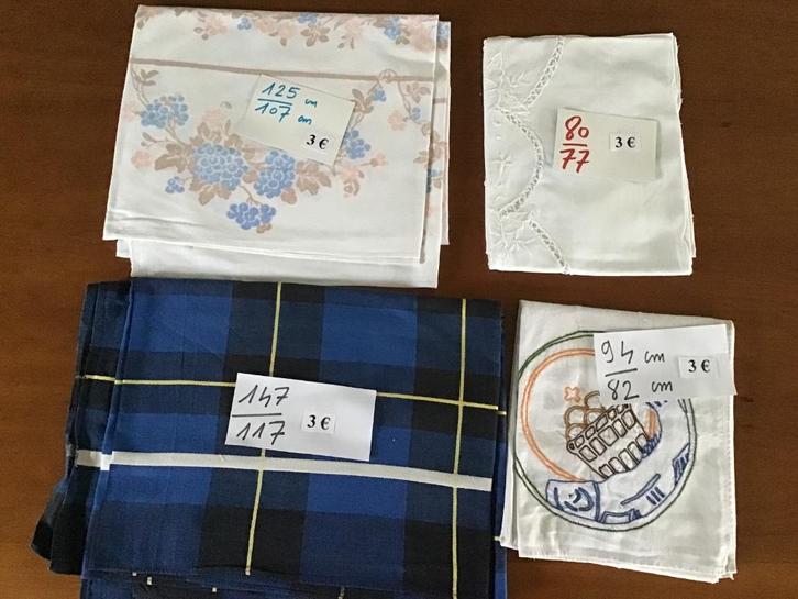 6 tafelkleden aan 3 euro per stuk, Huis en Inrichting, Tafelkleden, Zo goed als nieuw, Ophalen of Verzenden