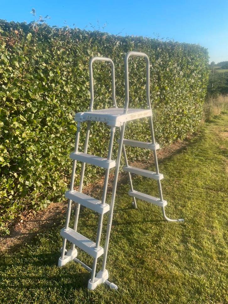 Échelle de piscine hors-sol – hauteur 122 cm, Tuin en Terras, Zwembad-toebehoren, Gebruikt, Ladder, Ophalen