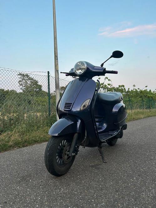 Gts toscana, Fietsen en Brommers, Snorfietsen en Snorscooters, Zo goed als nieuw, Overige merken, Benzine, Ophalen of Verzenden