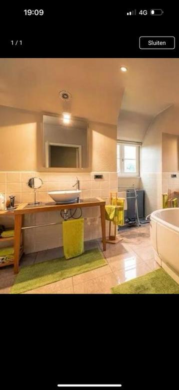 2 Badkamer set (meubel, waskom, kraan, spiegel, lamp, kastje beschikbaar voor biedingen