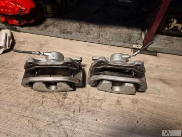 Lynk & co 01 2020 - 2025 remklauw links rechts VOORZIJDE €30 beschikbaar voor biedingen