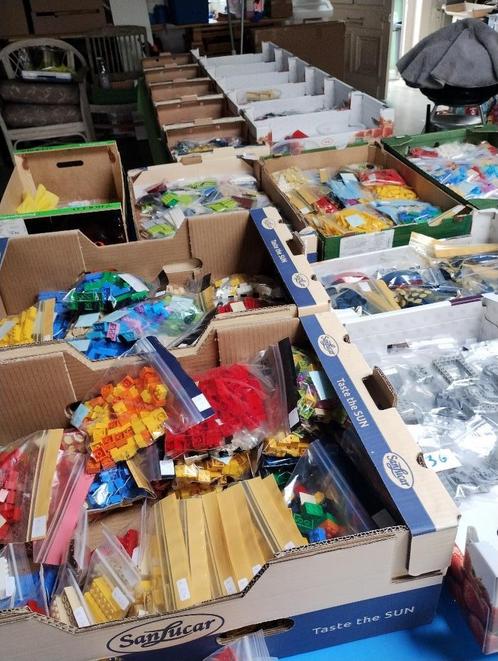 2547 LINT - garageverkoop - Heel veel LEGO, Kinderen en Baby's, Speelgoed | Bouwstenen, Ophalen