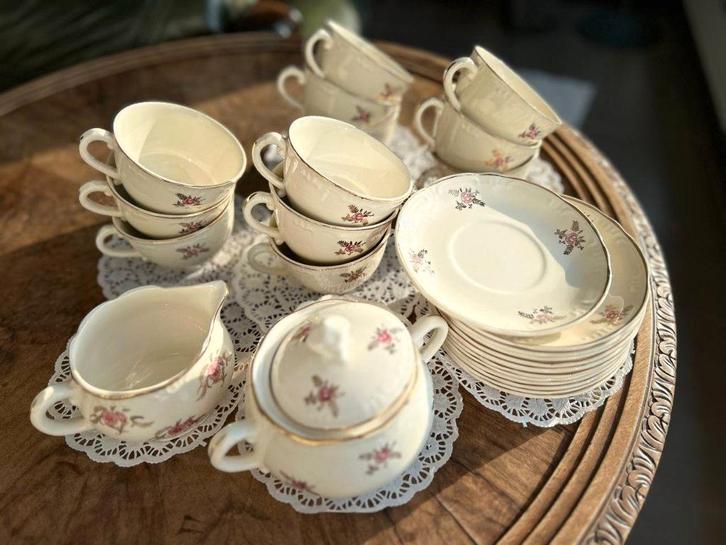 Vintage Tea Set Boch (Royal Boch), Belgium Price 125, Maison & Meubles, Cuisine | Vaisselle, Comme neuf, Autres types, Porcelaine