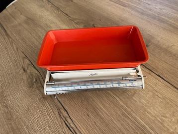 Vintage weegschaal tot 12 kg ( Anita ) beschikbaar voor biedingen