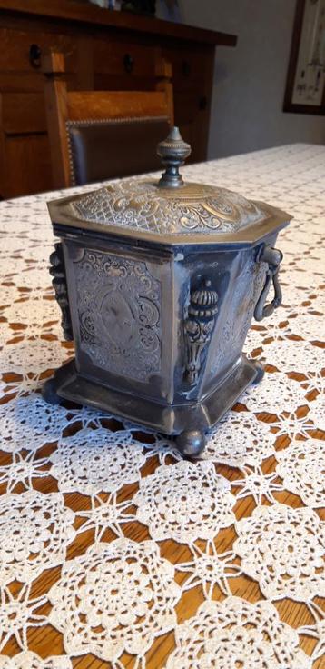 Zilveren suikerpot beschikbaar voor biedingen