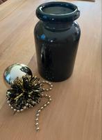 Zwarte vaas met kerstbal, Maison & Meubles, Accessoires pour la Maison | Vases, Comme neuf, Enlèvement