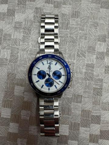 Mooi horloge in nieuwstaat  beschikbaar voor biedingen
