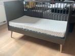 Aerosleep matras + matrasbeschermer  70cm x 140 cm, Ophalen, Zo goed als nieuw