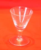 verre a liqueur taillé sur pied (2), Enlèvement ou Envoi