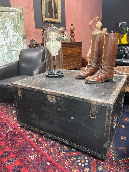 Antieke koffer bijzet of salontafel, Huis en Inrichting, Woonaccessoires | Kisten, Zo goed als nieuw, Ophalen