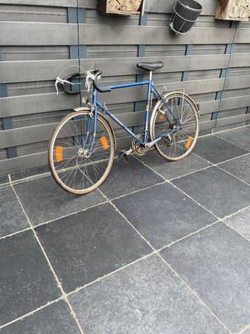 oude blauwe koersfiets Motobecane beschikbaar voor biedingen