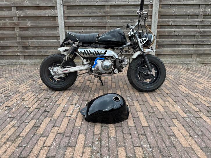 Monkey 49cc met papieren, Fietsen en Brommers, Brommers | Overige merken, Zo goed als nieuw, Ophalen