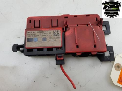 ZEKERINGKAST BMW 3 serie Touring (G21) (01-2019/07-2020), Auto-onderdelen, Elektronica en Kabels, BMW, Gebruikt