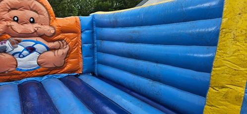 springkasteel met vlekken te koop, Hobby en Vrije tijd, Feestartikelen | Verhuur, Gebruikt, Ophalen
