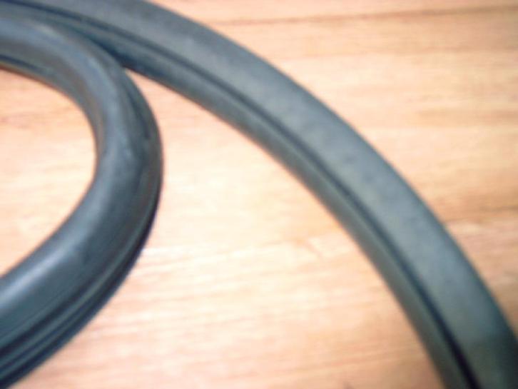Rubber achterruit VW Caddy MK1, Auto-onderdelen, Ruiten en Toebehoren, Oldtimer onderdelen, Volkswagen, Nieuw, Ophalen