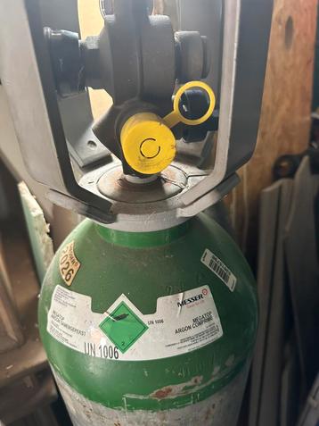 Fles Argon beschikbaar voor biedingen