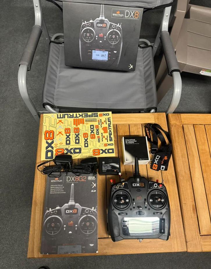 Spektrum DX8 G2 met extra batterij en extra oplader, Hobby en Vrije tijd, Modelbouw | Radiografisch | Vliegtuigen, Zo goed als nieuw