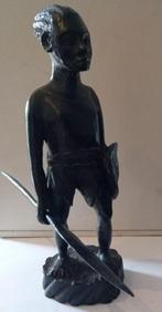 Statue en bois d'art de chasseur africain, Enlèvement ou Envoi