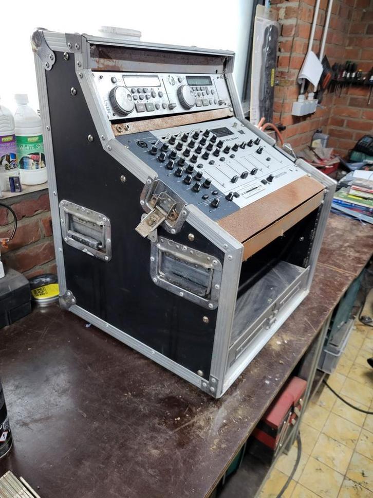 Dj flightcase incl apparatuur, Muziek en Instrumenten, Behuizingen en Koffers, Gebruikt, Flightcase, Ophalen
