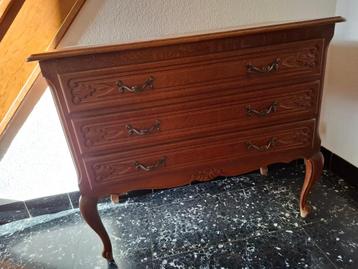 ladekast(commode) met 3 lades beschikbaar voor biedingen