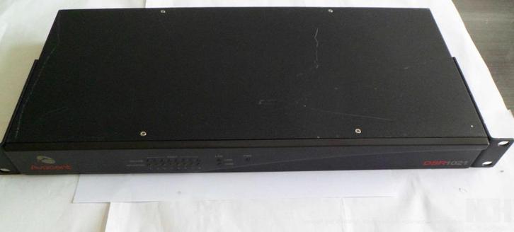 vocent DSR1021 8-poorts KVM Over IP-switch DSR1021-001, Computers en Software, Netwerk switches, Zo goed als nieuw, Ophalen of Verzenden