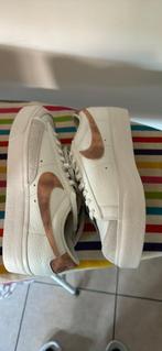 Nike BLAZER, Sports & Fitness, Neuf