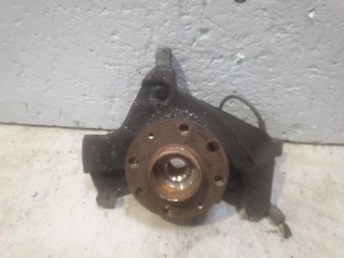 WIELNAAF RECHTS VOOR Opel Corsa D (01-2006/12-2014), Auto-onderdelen, Remmen en Aandrijving, Opel, Gebruikt