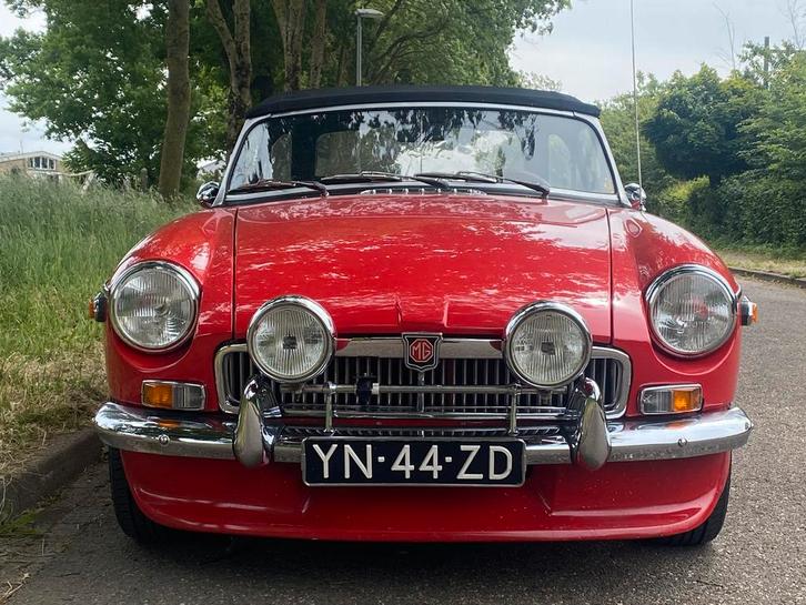 MGB - MG B - 1979, Auto's, MG, Particulier, B, Lederen bekleding, Mistlampen, Radio, Sportstoelen, Startonderbreker, Benzine, Cabriolet