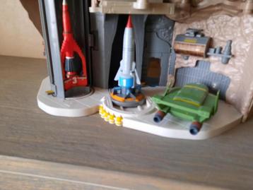 Thunderbirds + Tracey Island beschikbaar voor biedingen