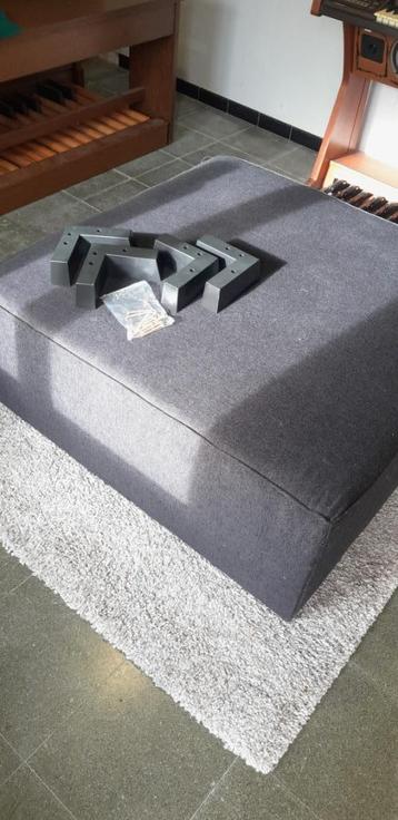 Pouf XXL: 105 cm par 105 cm 