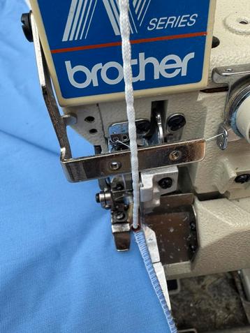 Loodveter gordijnen Lockmachine brother 220v beschikbaar voor biedingen