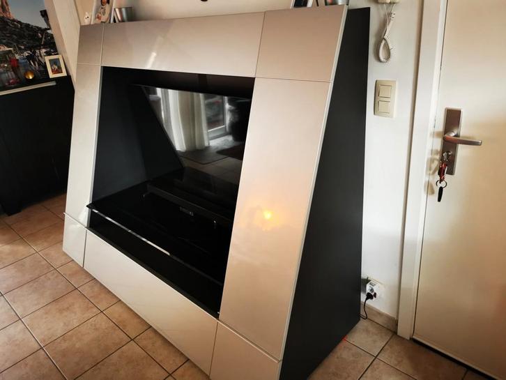 Tv wand. Design. Italië unique, Huis en Inrichting, Kasten |Televisiemeubels, Zo goed als nieuw, Ophalen