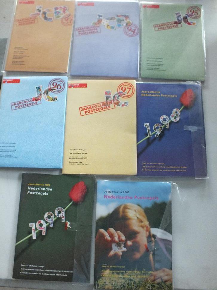 Nederland 8 jaarcollectie's in PPT boekjes 1993 tot 2OOO., Postzegels en Munten, Postzegels | Nederland, Postfris, Na 1940, Verzenden