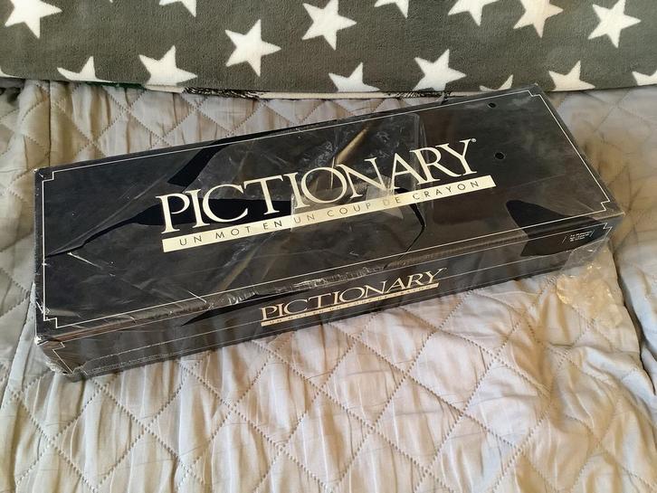 PICTIONAIR..., Hobby en Vrije tijd, Gezelschapsspellen | Overige, Nieuw, Vijf spelers of meer, Ophalen