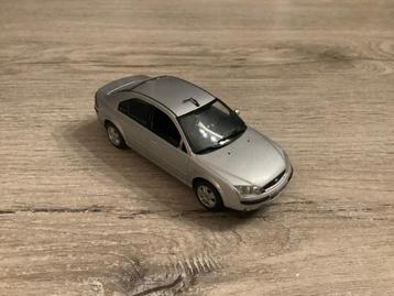Miniatuur auto Ford Mondeo 2000 (Schaal 1/43) beschikbaar voor biedingen