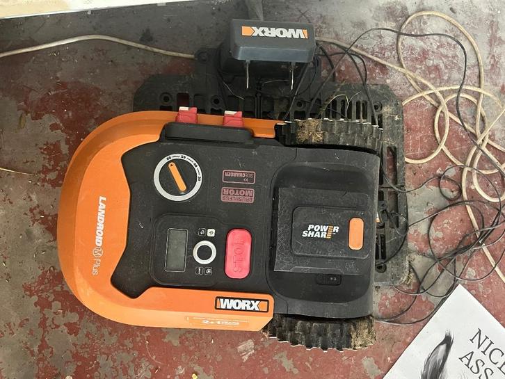 Tondeuse SDworx Landroid M plus à vendre, Tuin en Terras, Grasmaaiers, Gebruikt, Accu-grasmaaier, Minder dan 30 cm, Cirkelmaaier
