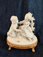 Style Capodimonte - statue jeune homme et jeune fille, Ophalen, Zo goed als nieuw