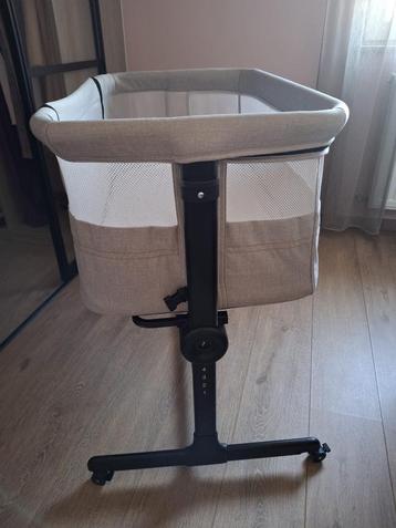 Co-sleeper beschikbaar voor biedingen