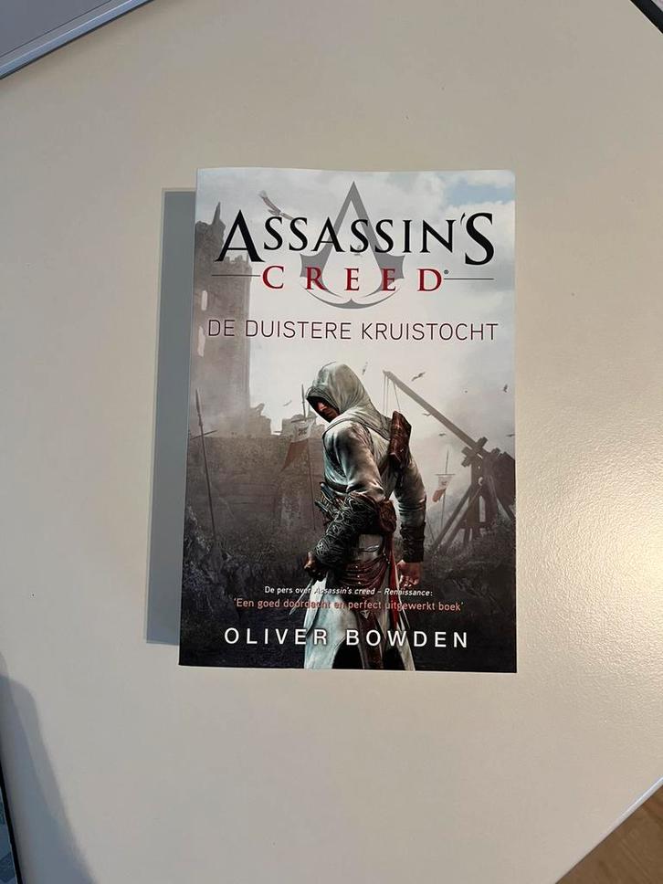 Oliver Bowden - De duistere kruistocht assassin’s creed, Boeken, Kinderboeken | Jeugd | 13 jaar en ouder, Zo goed als nieuw, Ophalen