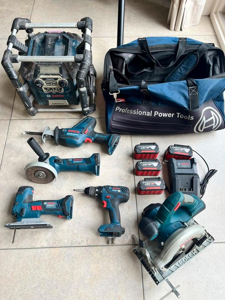 Bosch toolkit 5 delig 18v met opbergtas+ radio, Doe-het-zelf en Bouw, Gereedschap | Boormachines, Zo goed als nieuw, Ophalen