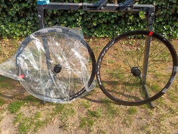 FULCRUM 800 28" beschikbaar voor biedingen