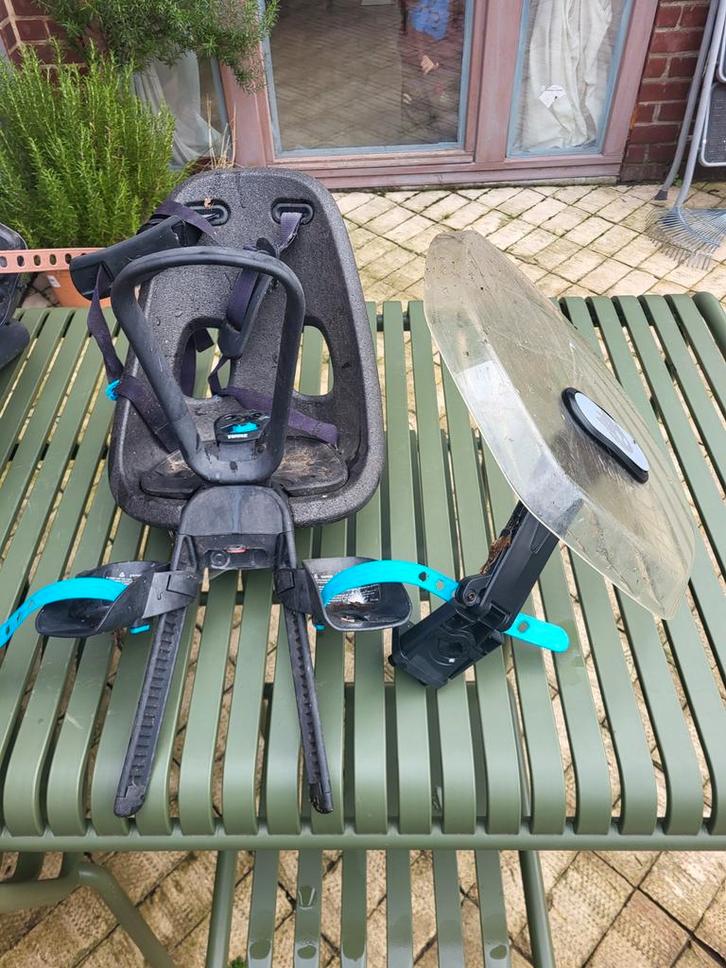 Thule yepp mini zwart incl windscherm, Vélos & Vélomoteurs, Accessoires vélo | Sièges de vélo, Enlèvement